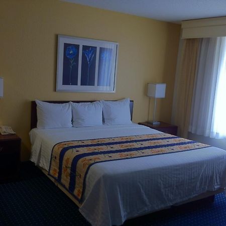 Studios And Suites 4 Less - Gum Road Chesapeake Room photo