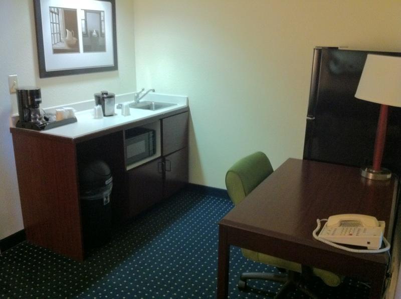 Studios And Suites 4 Less - Gum Road Chesapeake Room photo
